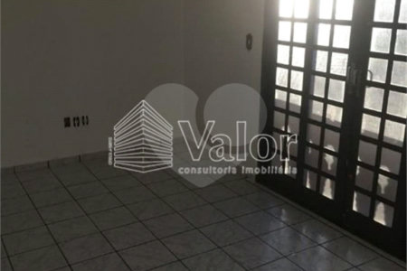 Casa Sobrado com piso cerâmico, com 3 dormitórios no Jardim Ricetti