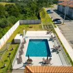 Indaiatuba - Sp - Vila Vic Florença - R$ 290.000,00 - Apartamento de 48m²,, no andar de cima, dois quartos, um banheiro, cozinha e sala, uma vaga de garagem. Condomínio fechado. Apartamento está do jeito que foi entregue . Area de lazer no condominio - Área do condomínio: Churrasqueira