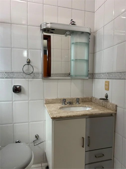 Sobrado à venda ou para alugar com 3 suítes em Vila Sônia, São Paulo, SP