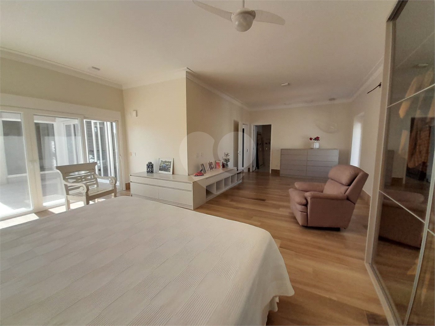 Casa à Venda no Condomínio Damha III – Elegância e Conforto para sua Família