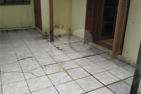 Sobrado à venda no Planalto Paulista de 232 metros quadrado com 3 suítes e 3 vagas.