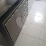 Apartamento no Condomínio Parque dos Manacás.
