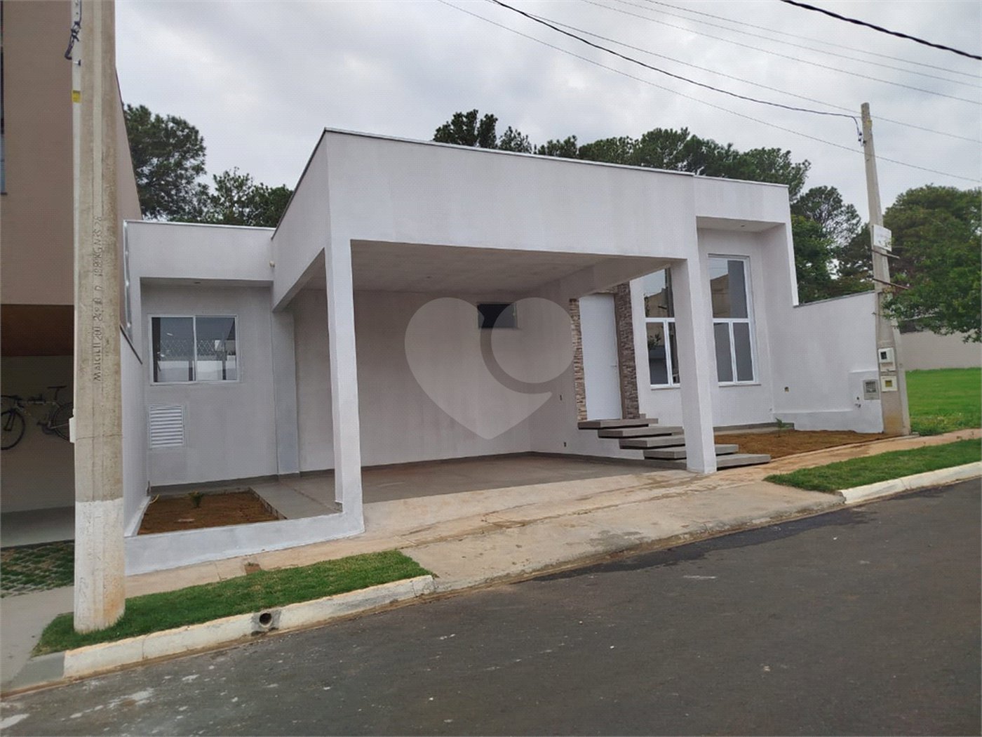 Casa em condominio em reta final de obras