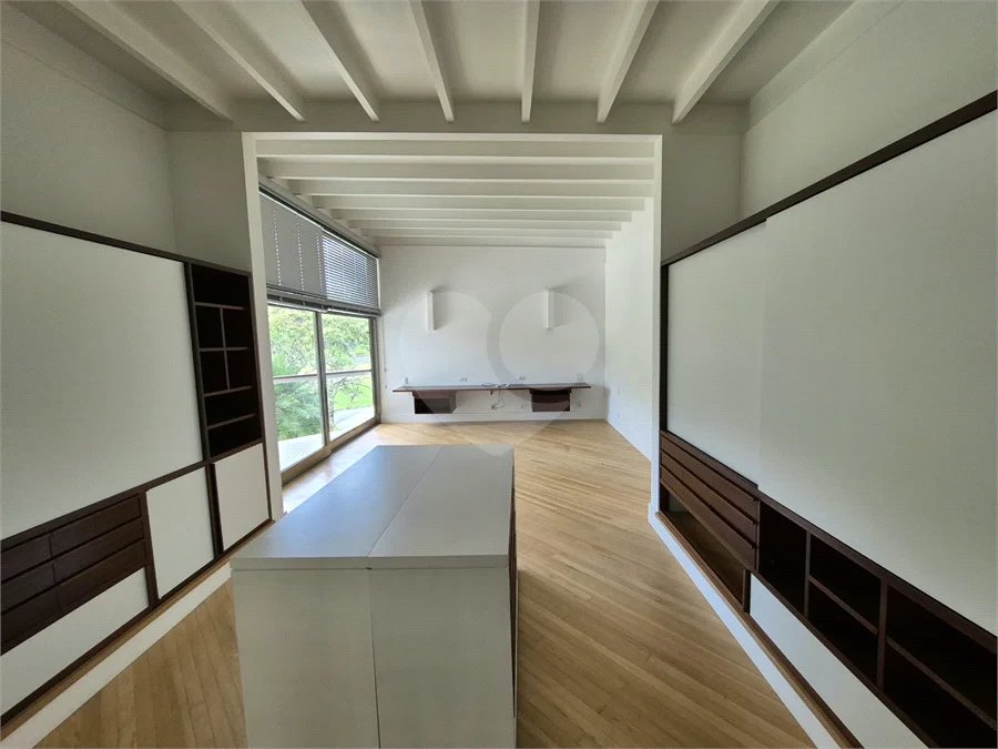 Casa a venda ou locação no Tamboré 1