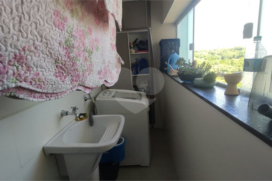 Apartamento Primoroso com 2 Quartos - Edifício Noiva da Colina