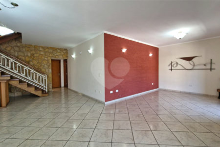 Casa sofisticada à venda em bairro nobre de Atibaia | 3 dormitórios | 408 m²