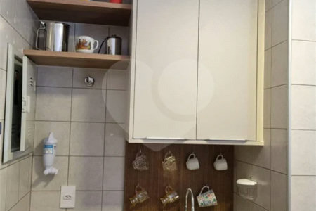 Apartamento tipo kit net á venda centro de Indaiatuba, sem vaga de garagem.