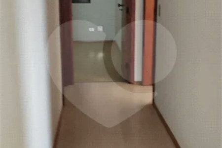 Apartamento Espaçoso com 4 Dormitórios, Suíte e Varanda no Jardim Paris