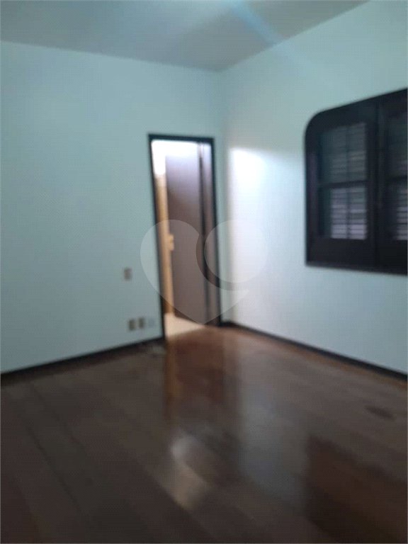 Linda casa para venda / Locação em bairro nobre