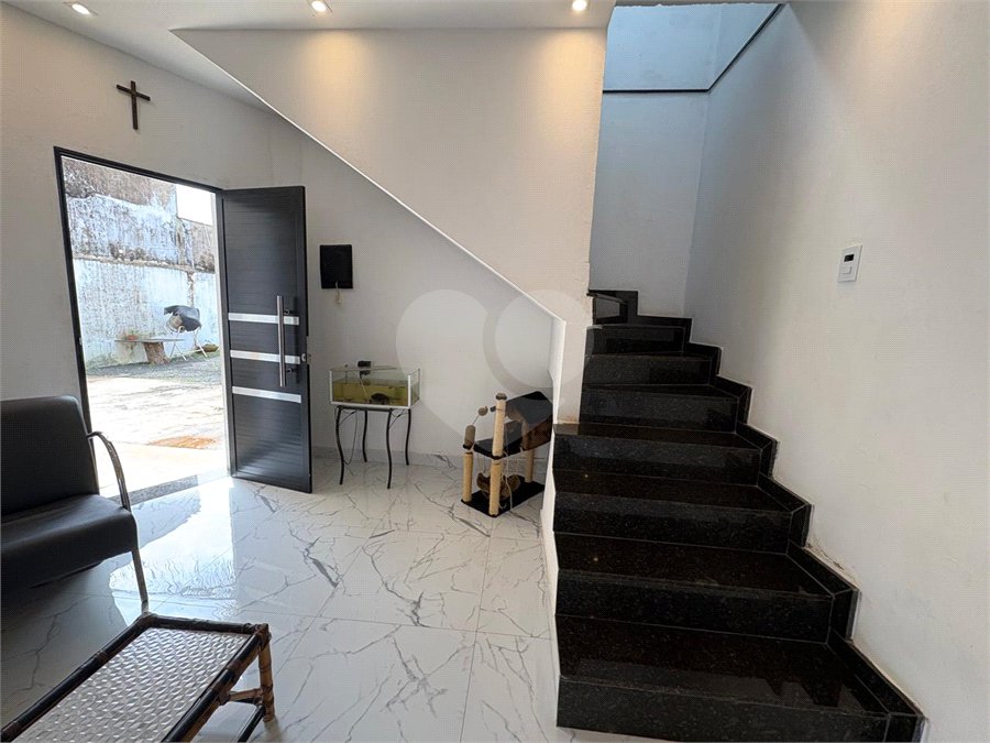 CASA A VENDA N EMBARÉ