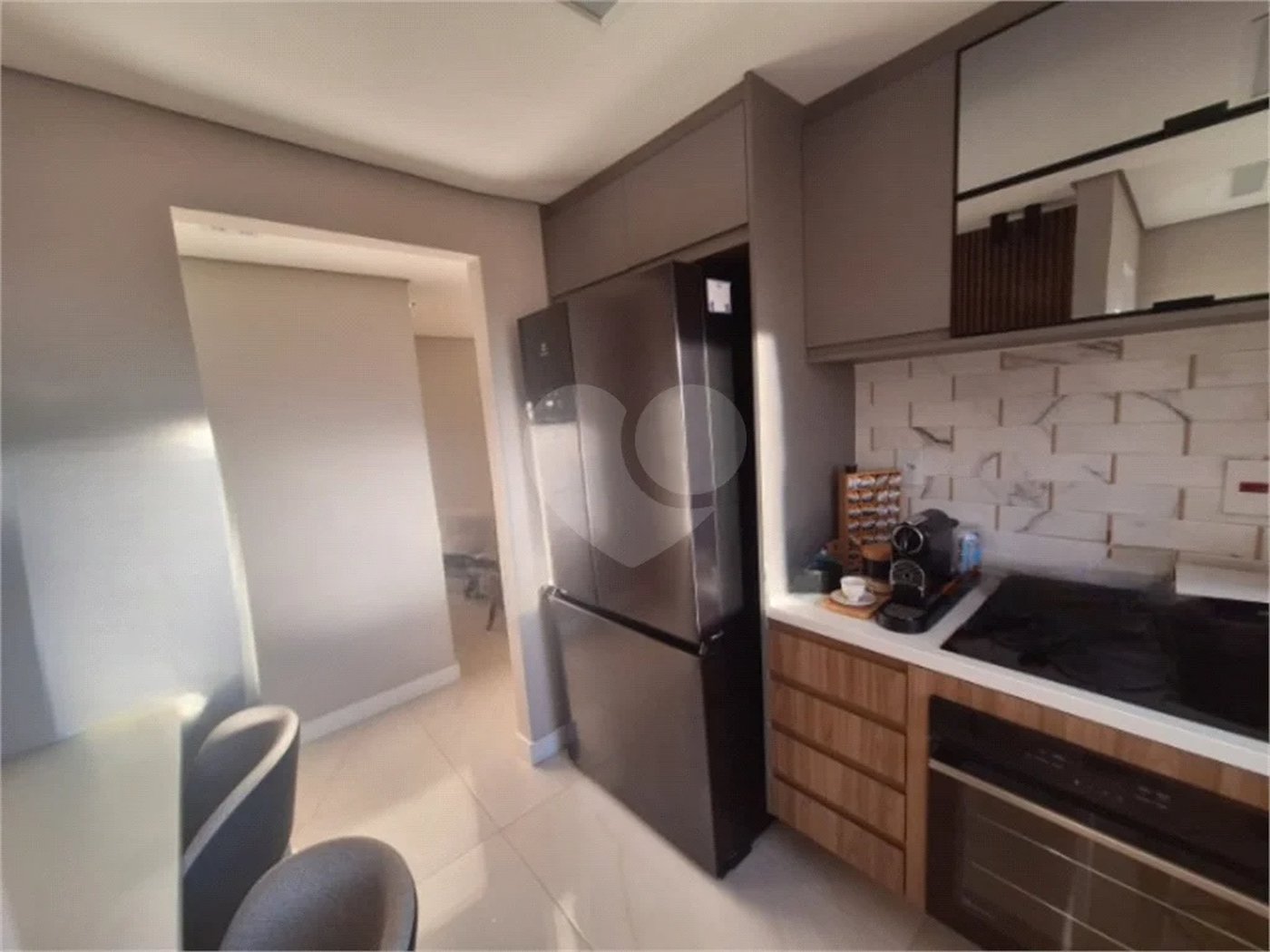 Apartamento totalmente mobiliado com 2 dormitórios, 1 vaga