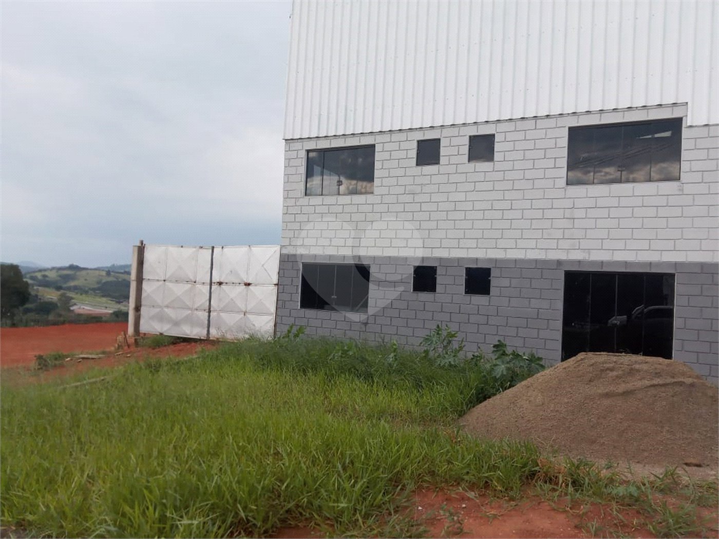 Galpão de 1200 m ² novos para locação em Nazaré Paulista/ Atibaia
