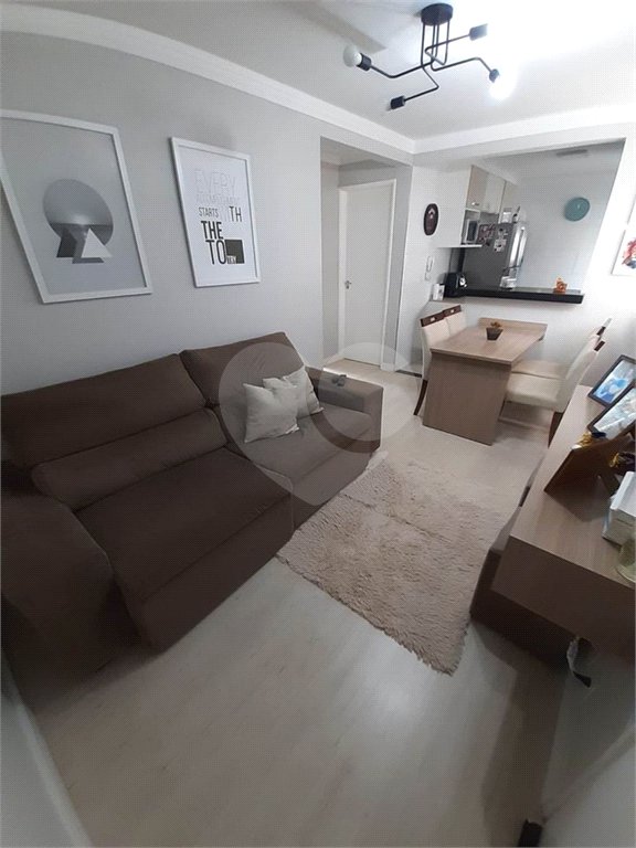 Apartamento com 2 dormitórios Mont Royal