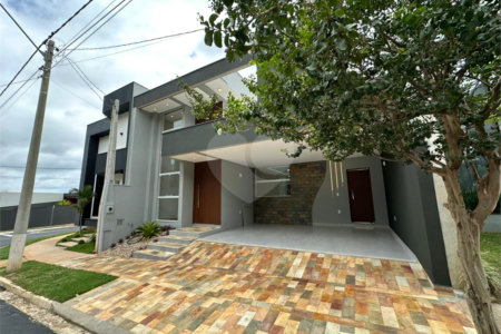 Casa para venda no Condomínio Faixa Azul.
