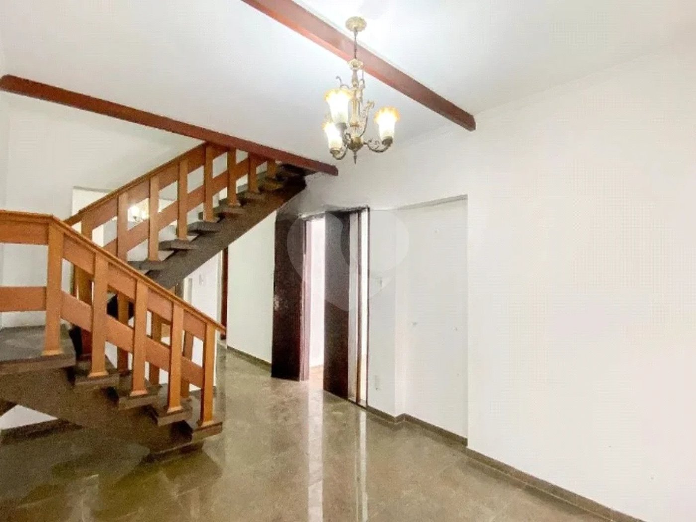 Sobrado com 400m² , 3 dormitórios , sendo 2 suítes , 3 vagas , à venda no centro de Santo André.