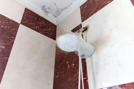 Sobrado à venda no Ipiranga de 140m² com 4 suítes e 3 vagas.