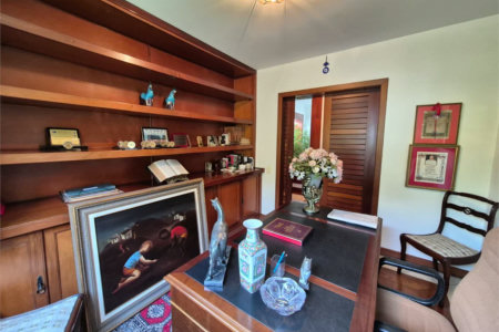 Casa de Vila à venda ou para alugar com 4 quartos, sendo 2 suítes, em Jardim Leonor, São Paulo, SP