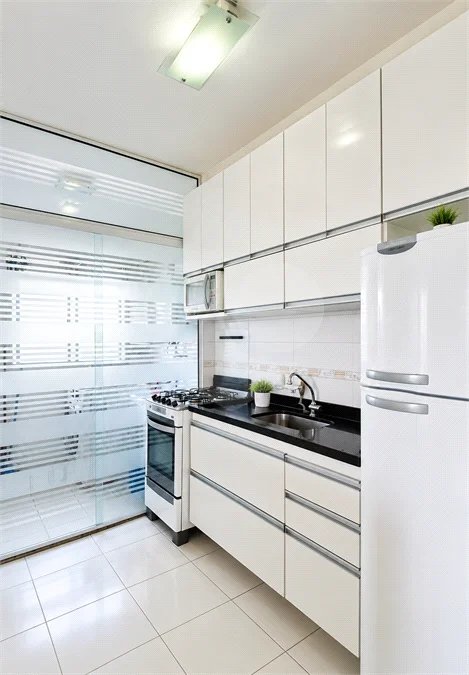 Apartamento com 2 dormitórios e 1 vaga em Nova Petrópolis, com piscina, academia, brinquedoteca, churrasqueira e portaria 24 horas. Excelente localização.