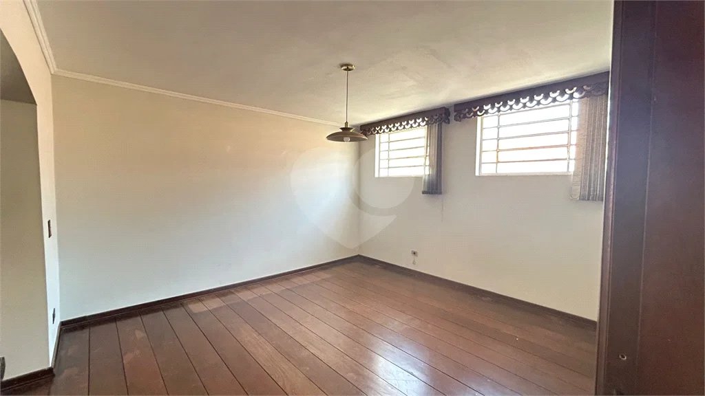 Venda Casa com 4 Dormitórios no Parque Santa Cecília