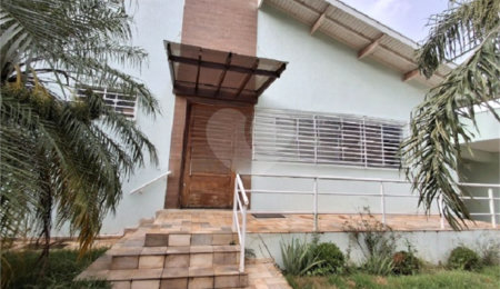 Casa à venda com 3 quartos, sendo 2 suítes,  em Jardim Macarengo, São Carlos, SP