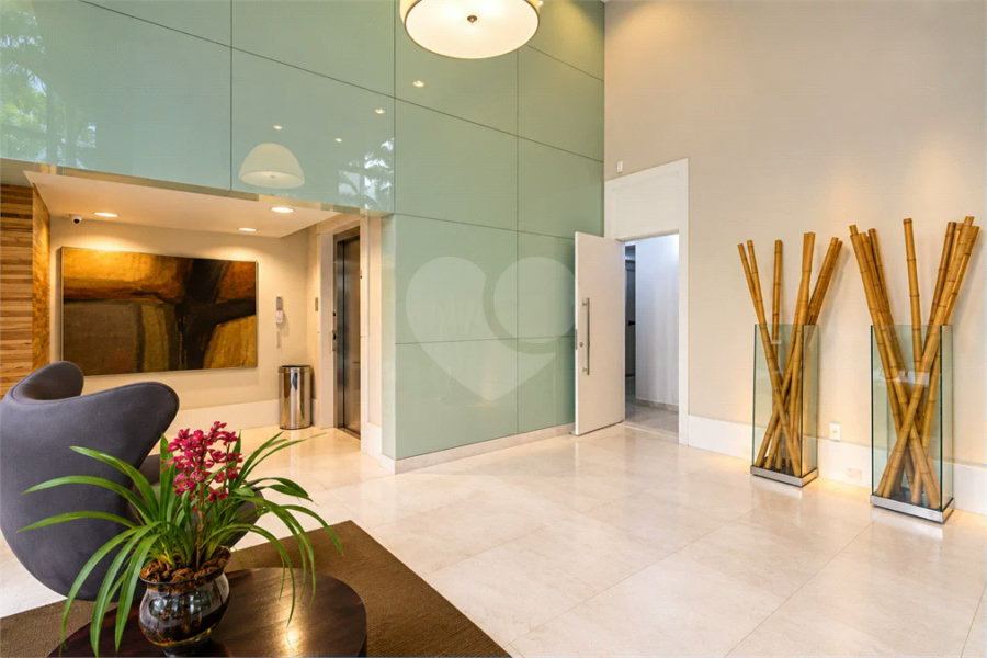 Vila Olímpia - | 128 m² | 3 Suítes | 4 Vagas - Condomínio Clube