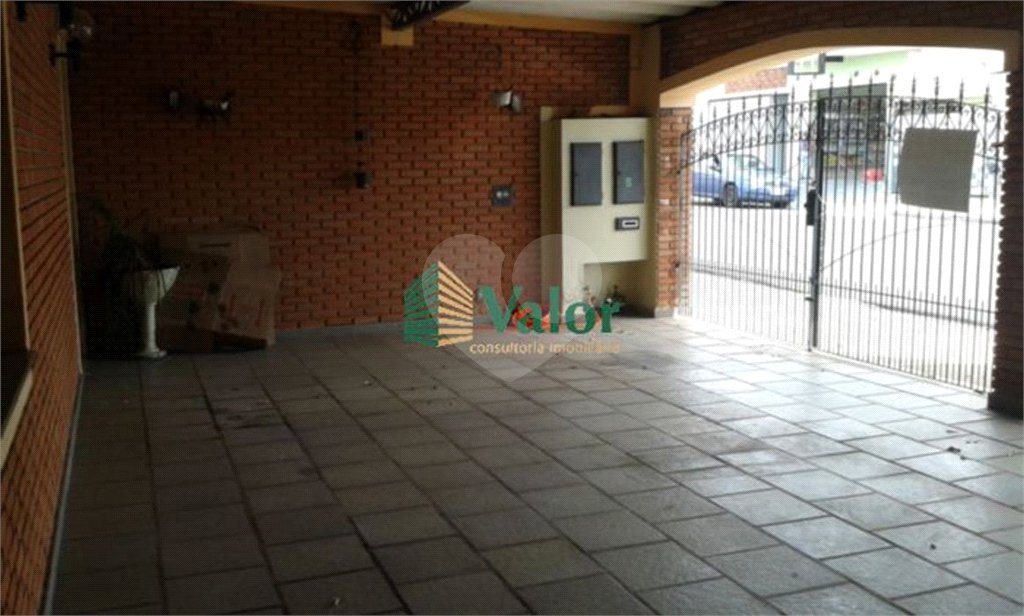 Casa com 4 dormitórios