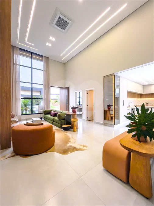 Casa Térrea – Condomínio Maria Cândida - 300 m² de terreno - 212 m² de área construída - 4 vagas de garagem, sendo 2 cobertas - Sala de jantar e estar integradas, com pé-direito duplo e cortina - 3 suítes com ar-condicionado, sendo 1 master com closet – planejado – Roupeiro – Escritório - Cozinha