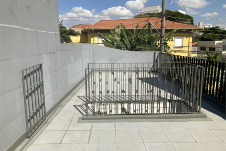 Casa com 4 dormitórios na Saúde.