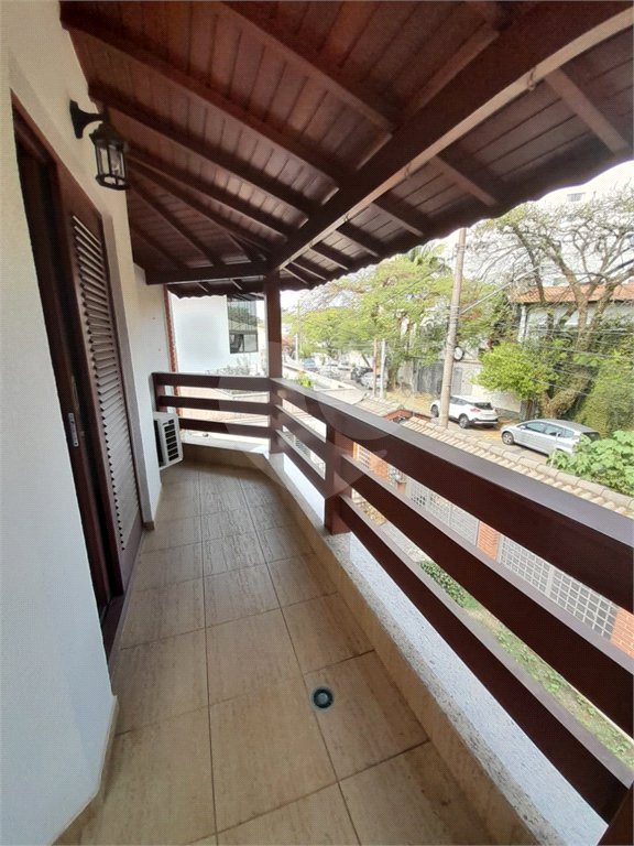 3 AMPLAS SUITES MAIS ECRITORIO MUITO VERDE E AMPLO QUINTAL