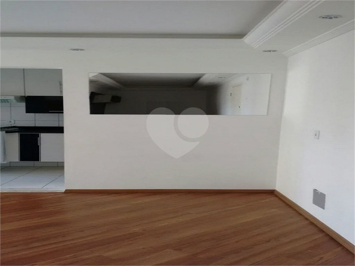 Apartamento à venda, com 1 quarto, armários, varanda, 1 vaga no Jaraguá em São Paulo