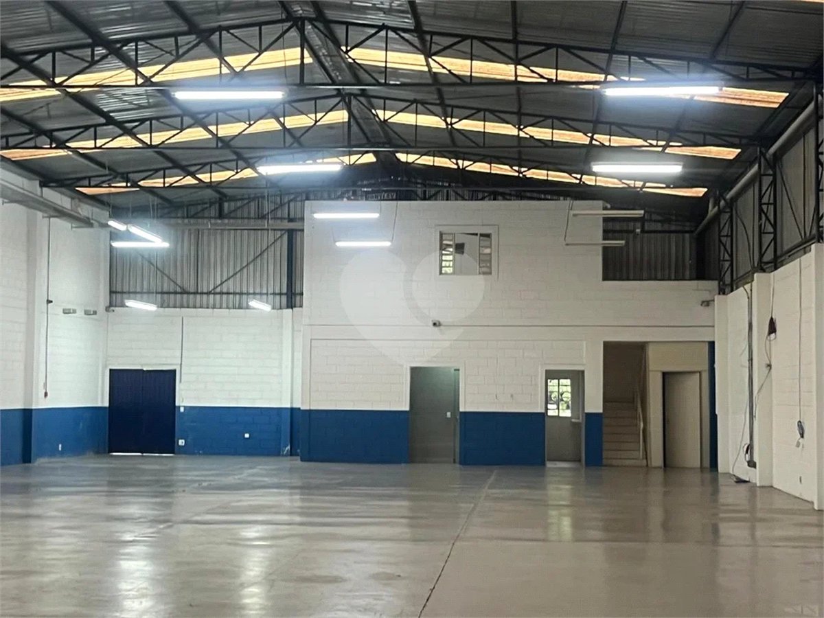 Galpão de 600m² no Centro Industrial Rafael Diniz - Bragança Paulista.