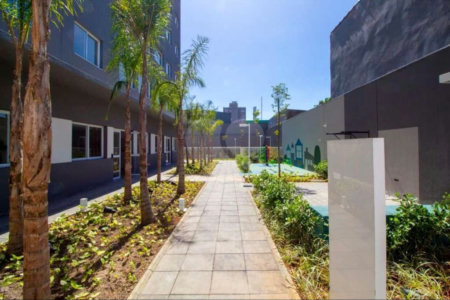 Apartamento mobiliado, novo, com 38m útil, ótima localização REF:903711