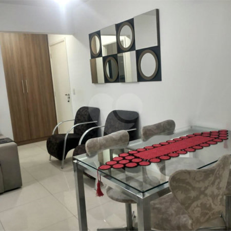 Apto no Cambuci de 55m2, com 2 dorms, 2 banheiros, 1 suíte, 1 vaga. Estuda permuta.