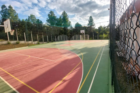 Indaiatuba - Condominio Jardins di Roma - Venda -Locação 0 R$ 10.000,00 mais encargos - condominio - R$ 650,00 - IPTU - R$ 230,00 - Terreno 300ms - construido 170 metros quadrados - Terrea - 3 quartos, uma suíte e uma demi suite , 4 banheiros , piscina - Preparado para água quente até a piscina!!