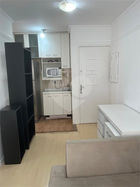 á venda Excelente Apto Mobiliado na Barra Funda - 1 Quarto e Sacada - Aceita Permuta