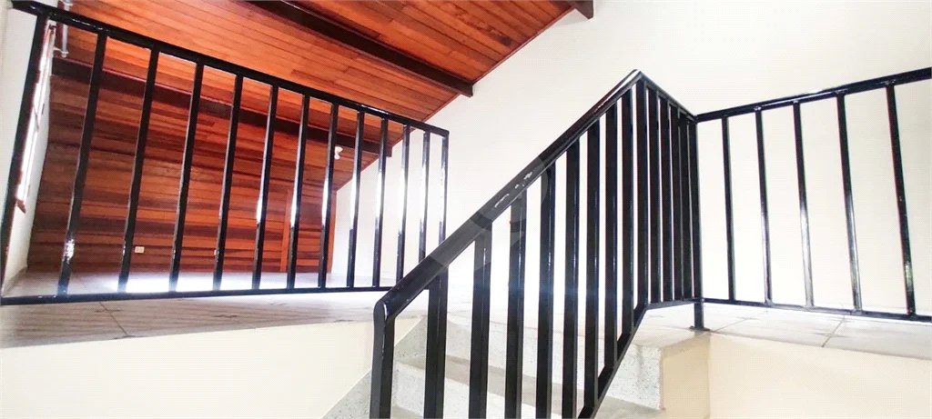 Casa com 180m², 3 dormitórios, 1 vaga, à venda na Vila Scarpelli em Santo André.