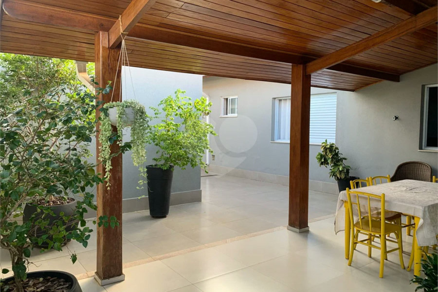 Linda Casa à Venda no Bairro Santa Rosa, na cidade de Piracicaba-SP.