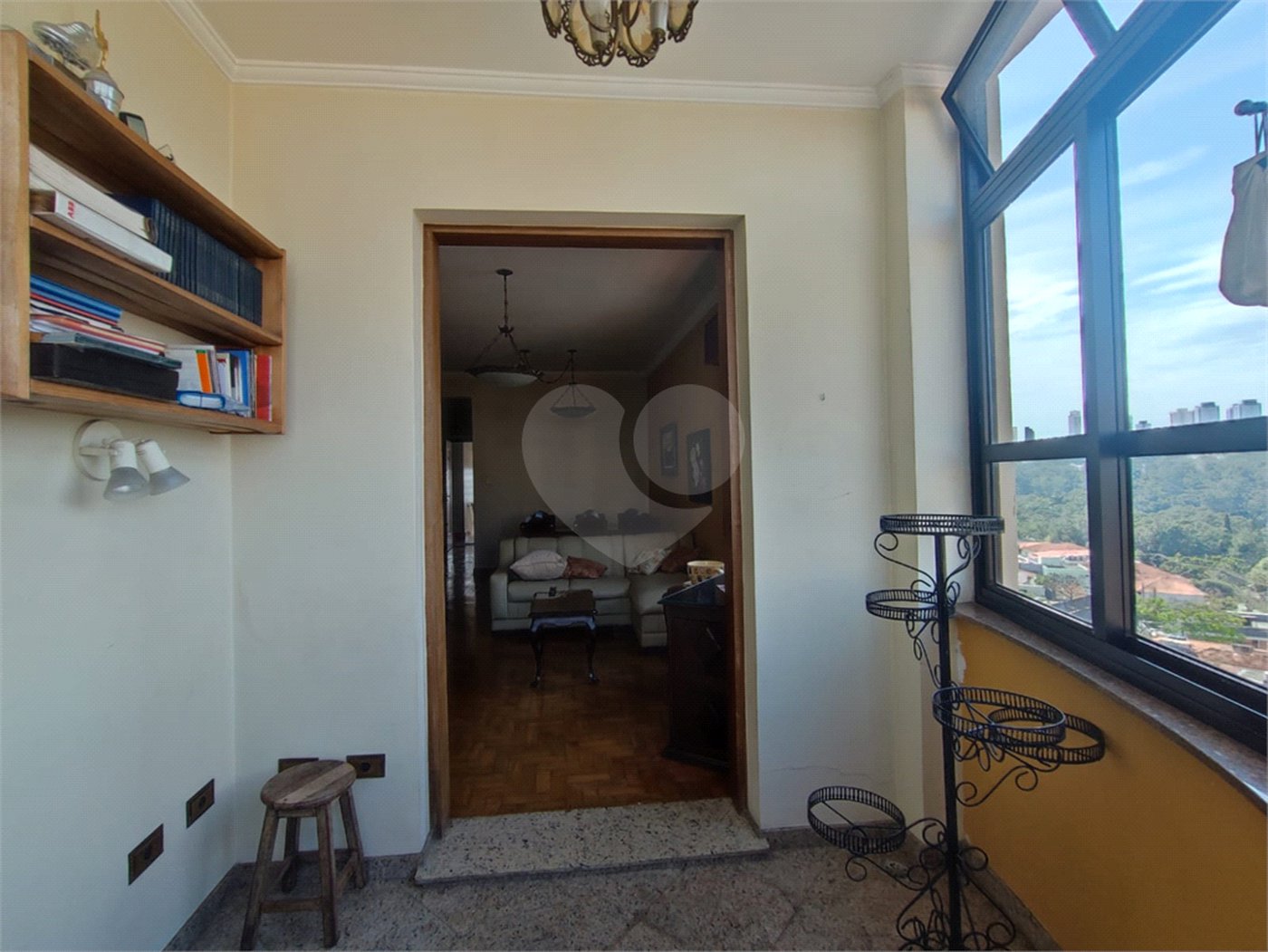 Apartamento para venda e locação na Aclimação de 108m² com 2 dormitórios e 2 banheiros, varanda