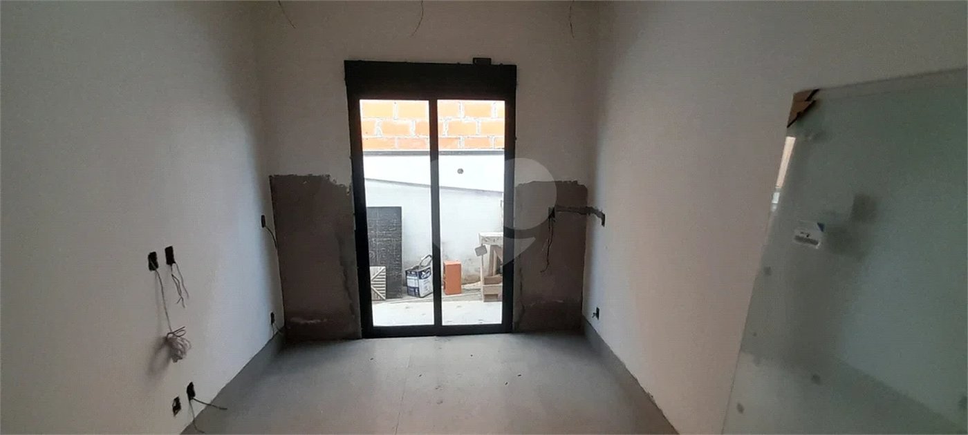 Casa a Venda no Condomínio Reserva Santa Isabel em Louveira/SP