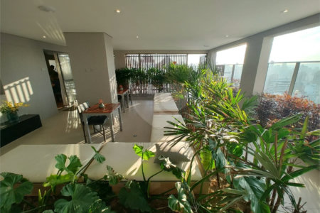 Studio Mobiliado na República – 22m² com Varanda
