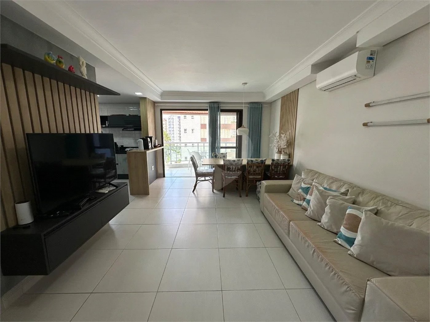 Apartamento à venda com 3 quartos, sendo 1 suíte, em Riviera de São Lourenço, Bertioga, SP