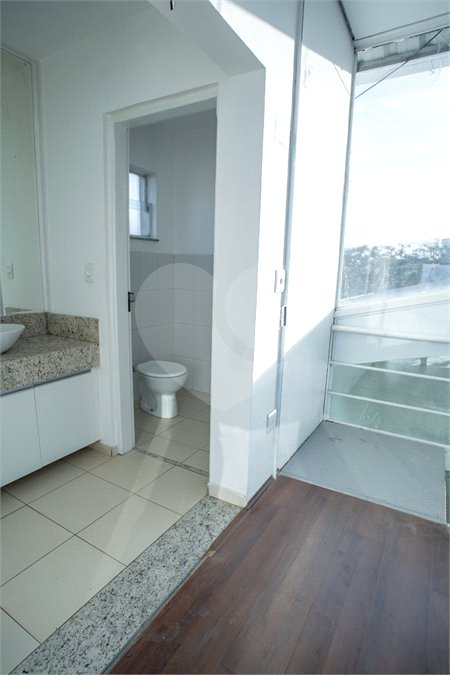 Lindo Salão Comercial para locação com 924m2 no Centro de Atibaia