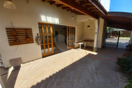 Casa Térrea no Condomínio Damha I,