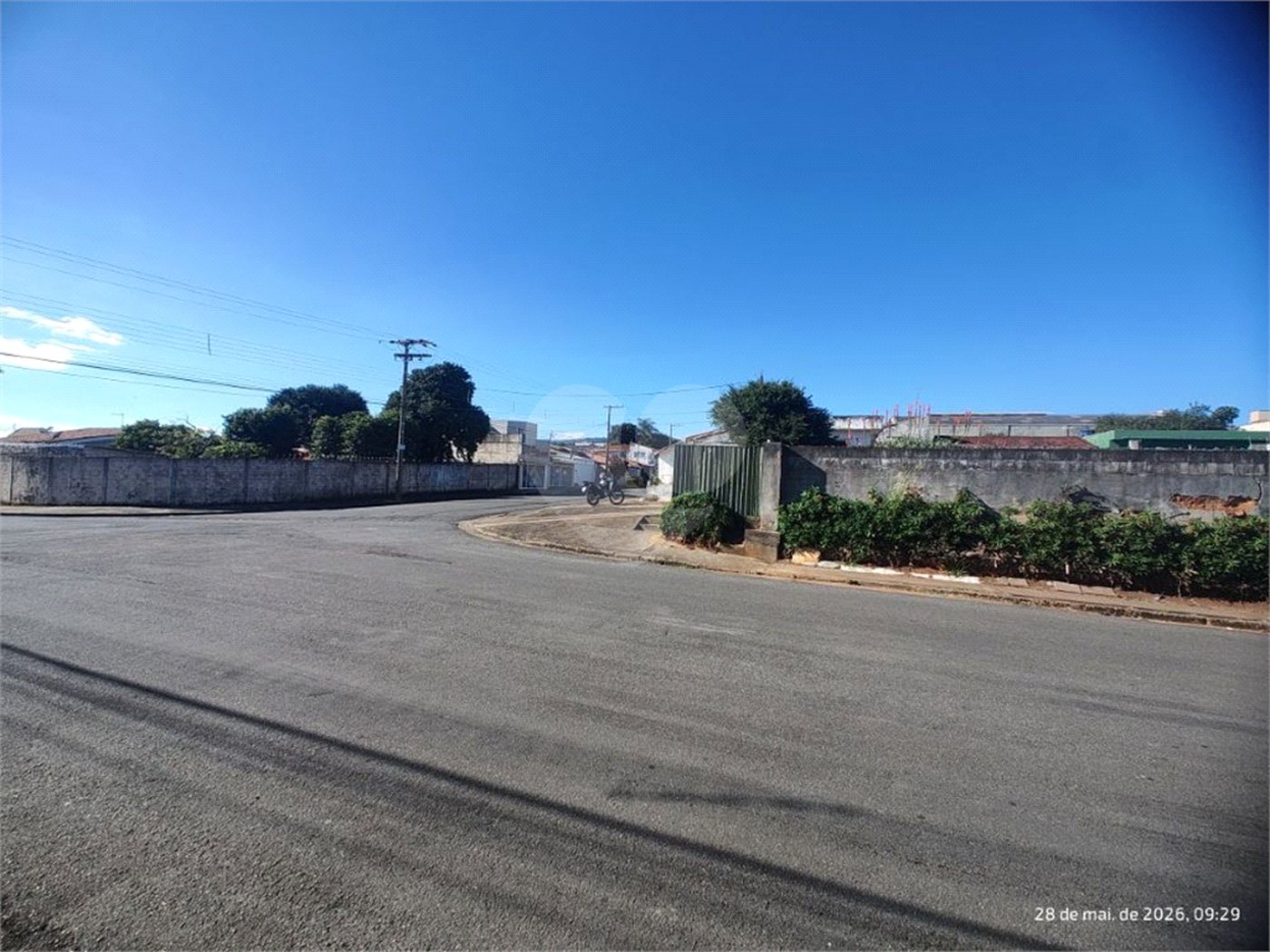 Terreno em Atibaia com 2.784 metros para construção de apartamentos ou salões comerciais, excelente localização