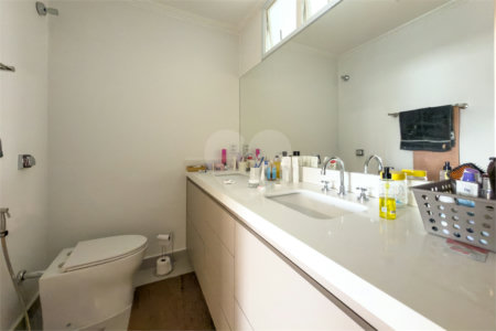 Apartamento com 205 metros no Campo Belo