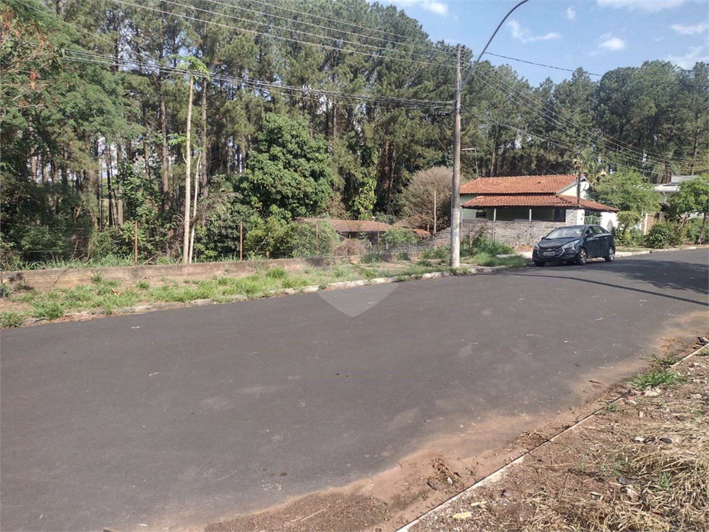 Terreno á venda no Residencial Sambambaia