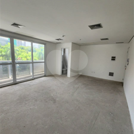Sala comercial em frente ao Allianz Parque