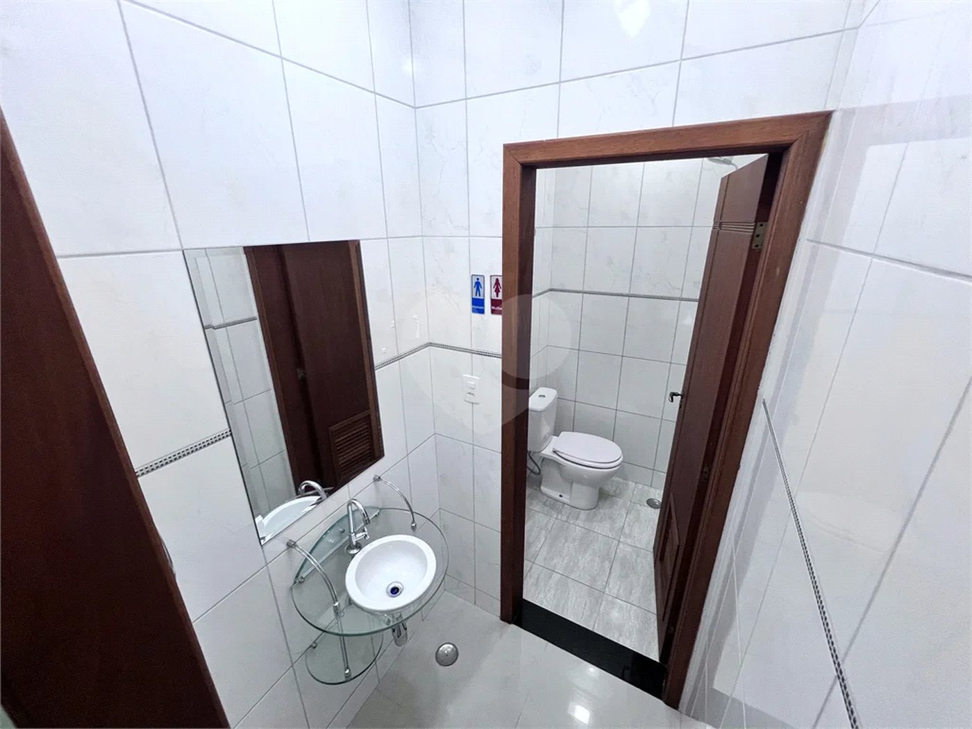 Prédio Comercial de Alto Padrão - 253m², 5 Salas, 5 banheiros , 3 Vagas , à venda na Moóca