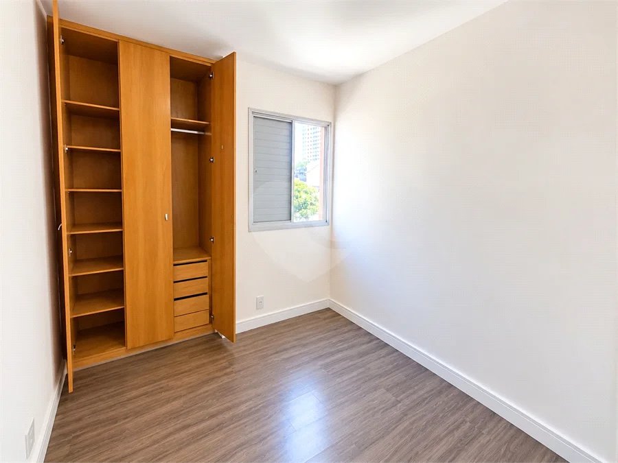 Apartamento de 44 m² com 2 dormitórios, varanda integrada e 1 vaga na Vila Guarani