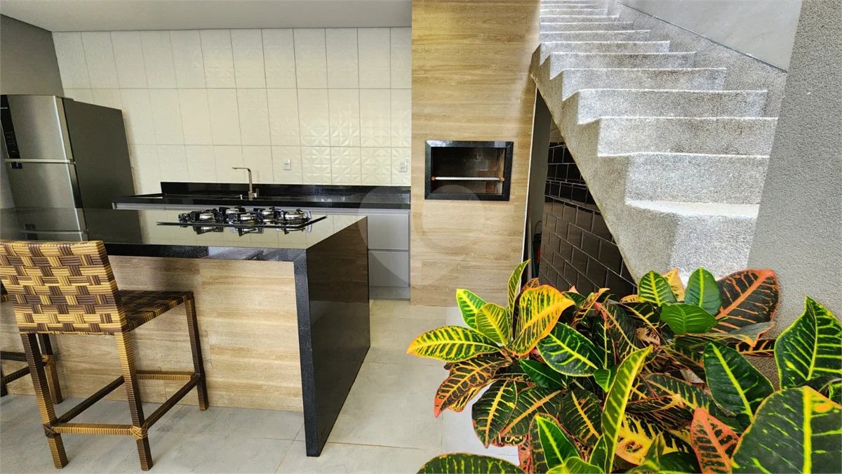 Casa à venda com 3 suítes no condomínio Via Castelli, Louveira - SP
